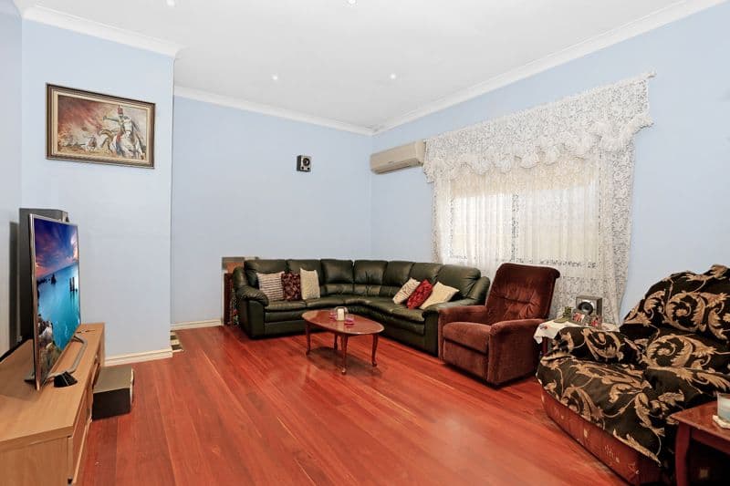 10 LUDGATE Street, ROSELANDS NSW 2196, Roselands - Thumbnail 4