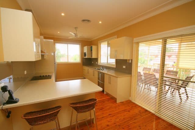 9 Collins Crescent, YAGOONA NSW 2199, Yagoona - Thumbnail 5