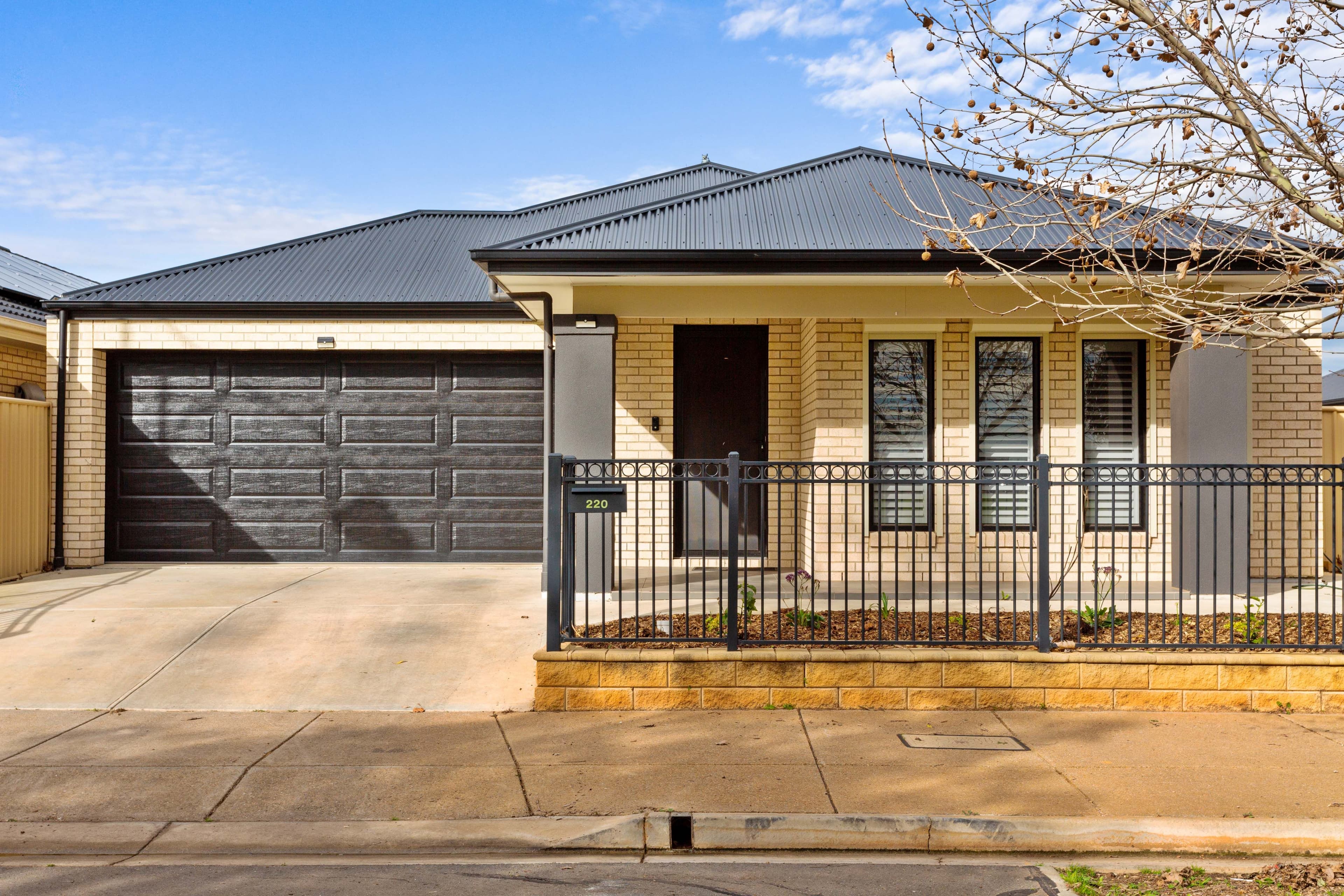 220 Newton Boulevard, Munno Para SA 5115, Munno Para - Image 1