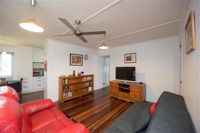 15 Busteed Street, WEST GLADSTONE QLD 4680, West Gladstone - Thumbnail 2