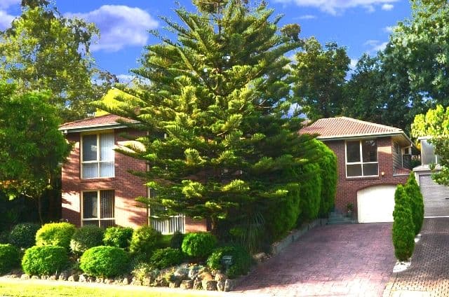 27 Booyan Crescent, GREENSBOROUGH VIC 3088, Greensborough - Image 1
