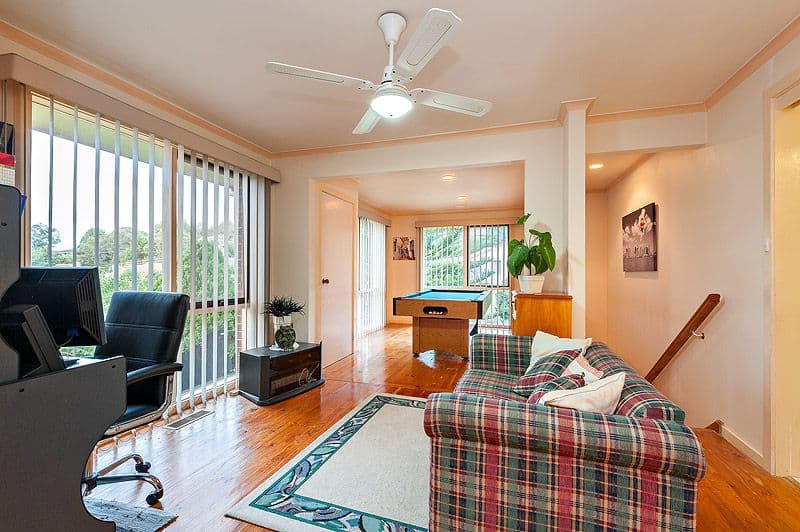 27 Booyan Crescent, GREENSBOROUGH VIC 3088, Greensborough - Thumbnail 3