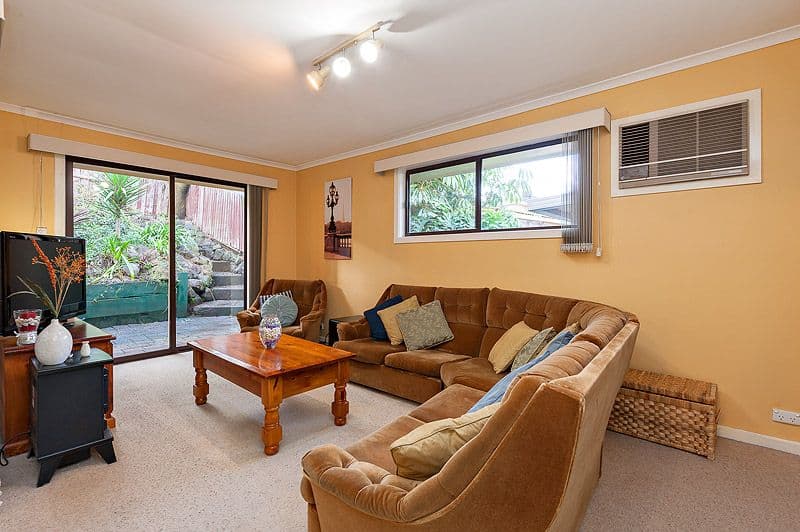 27 Booyan Crescent, GREENSBOROUGH VIC 3088, Greensborough - Thumbnail 4