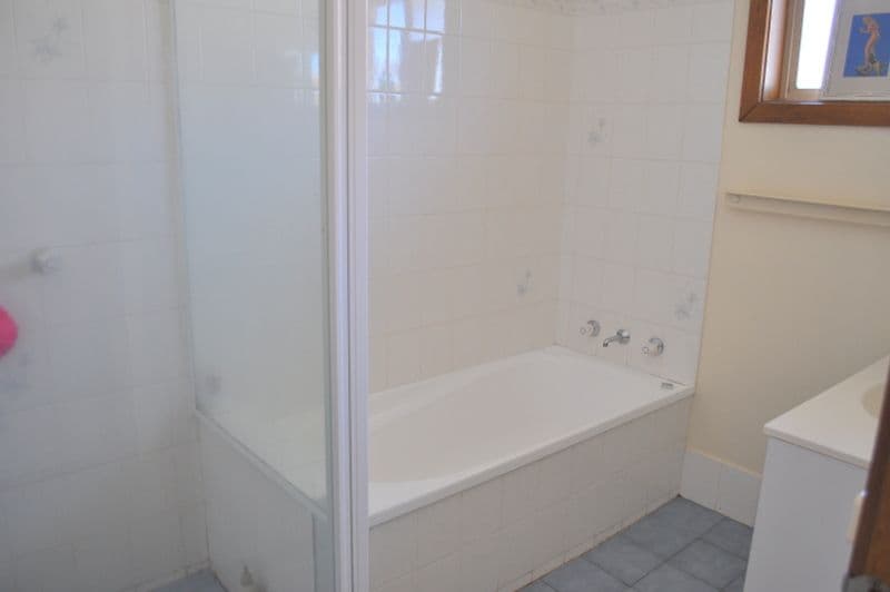 10 Gunn Drive, ESTELLA NSW 2650, Estella - Thumbnail 6