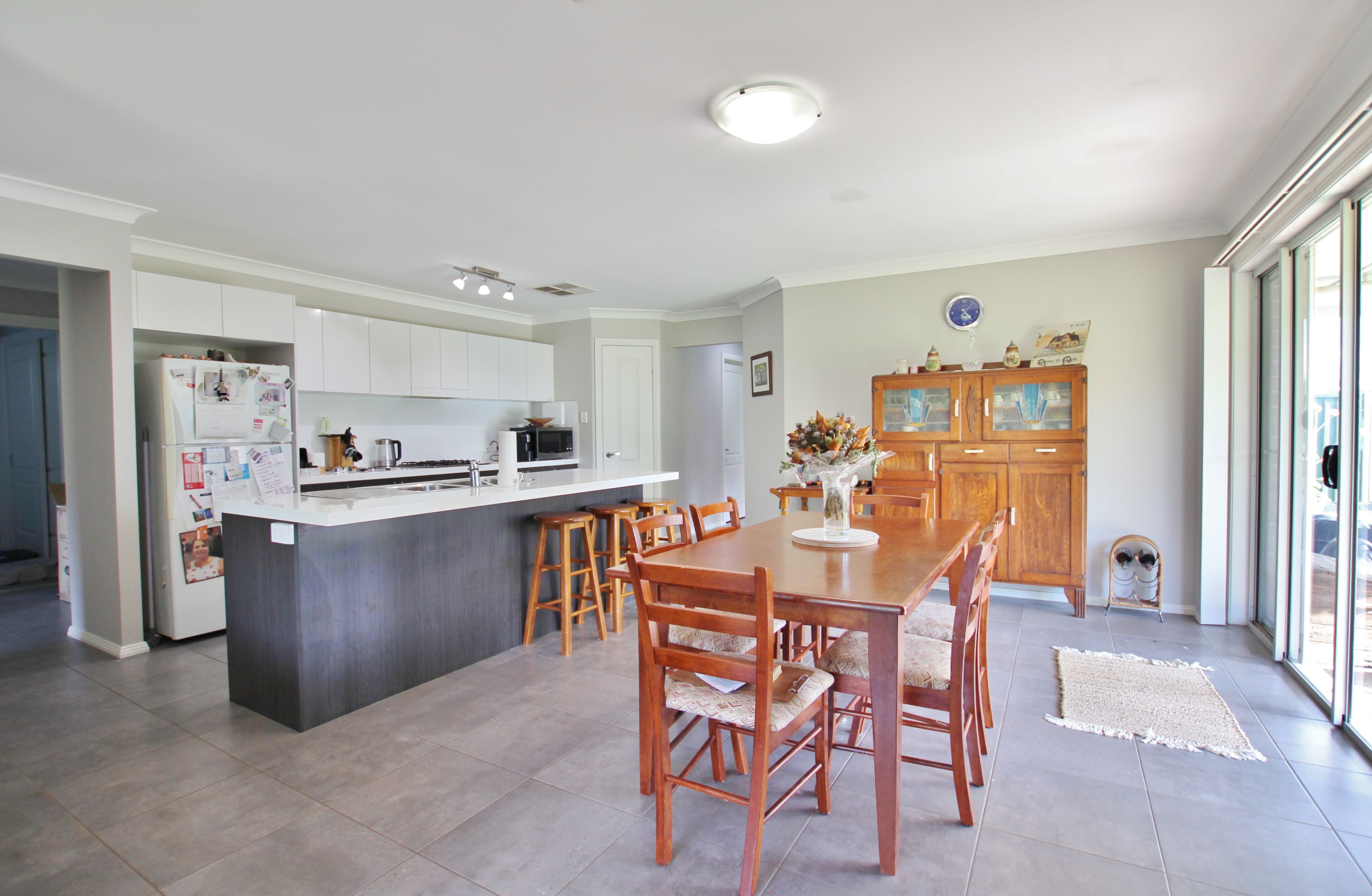 8 Molloy Place, Young NSW 2594, Young - Thumbnail 4