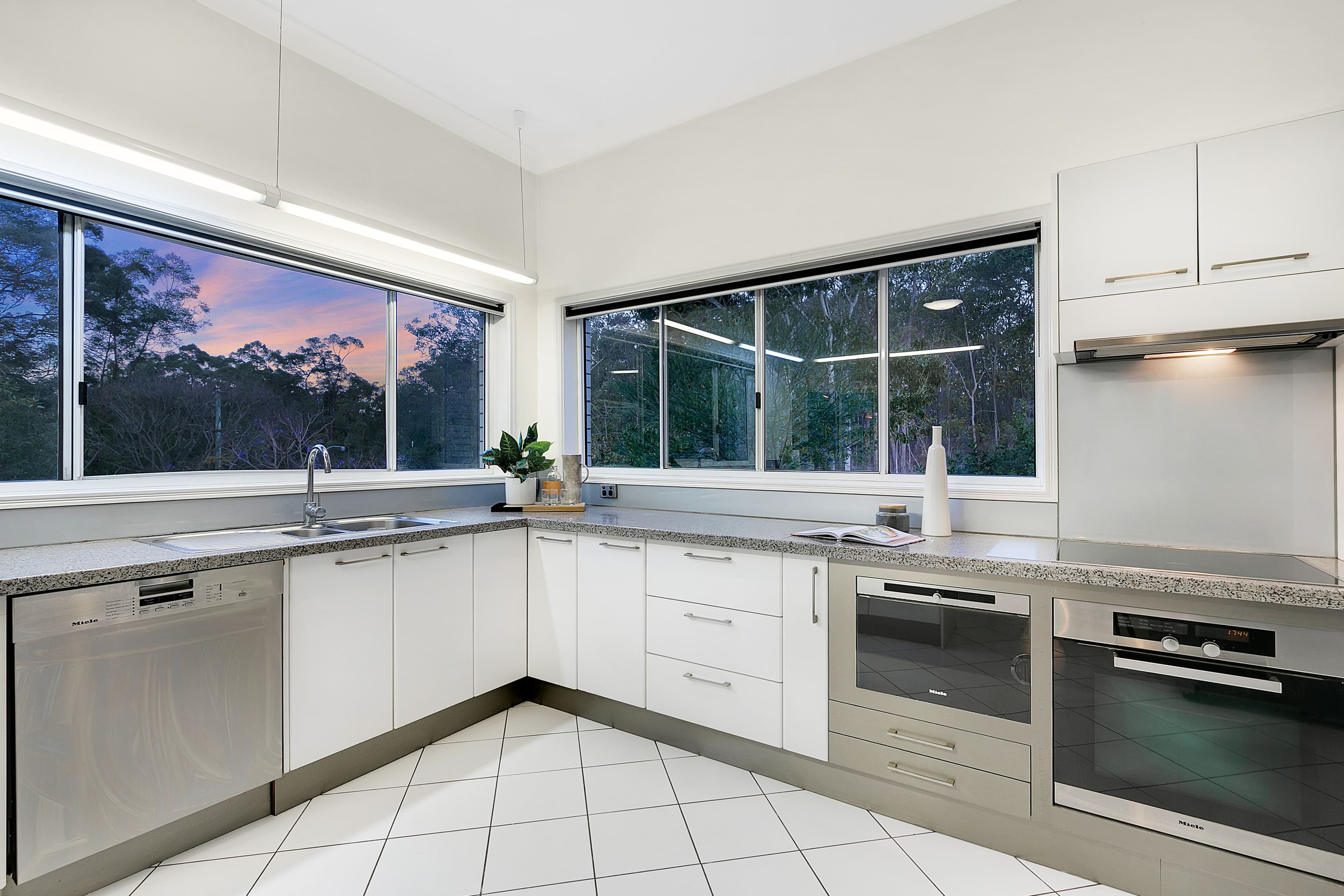 4 Tipuana Place, Bardon QLD 4065, Bardon - Thumbnail 4