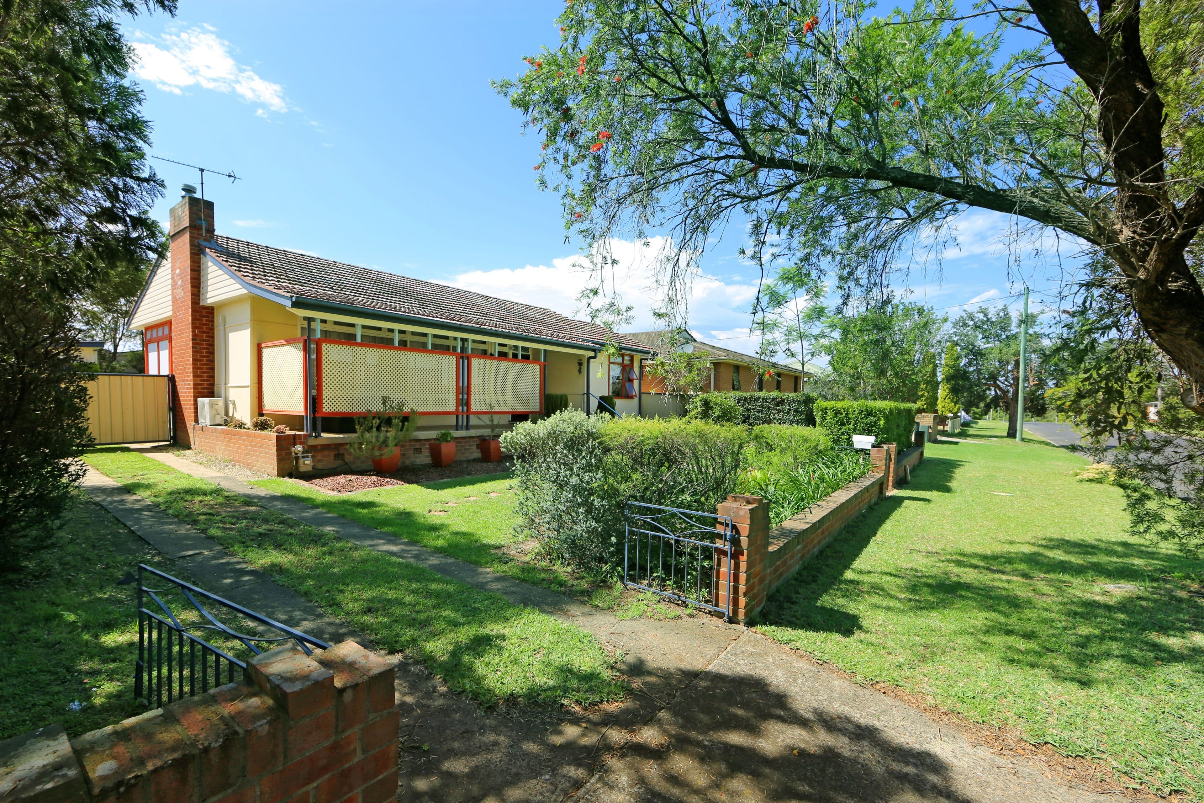10 Brinawarr Street, Bomaderry - Thumbnail 2