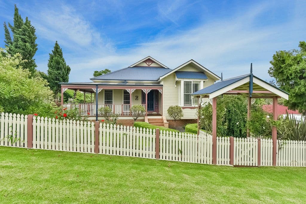 28 Hill Street, Picton - Image 1