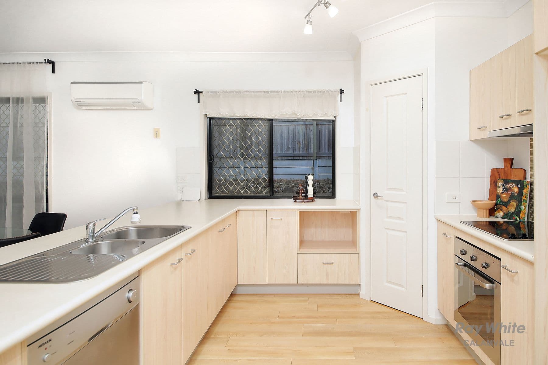 4 Eurimbula Close, Waterford QLD 4133, Waterford - Thumbnail 5