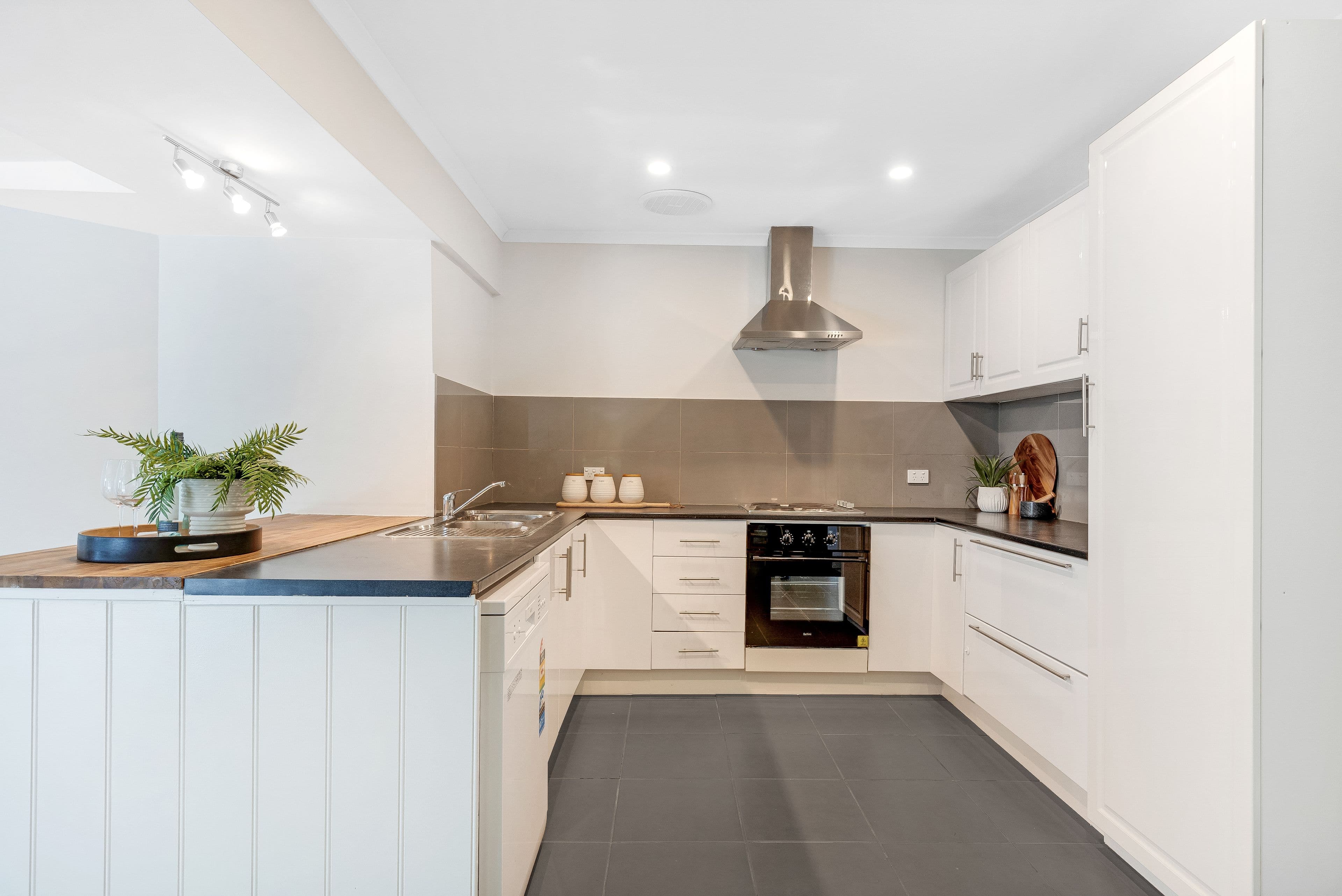 41 Cameron Way, Pakenham VIC 3810, Pakenham - Thumbnail 5
