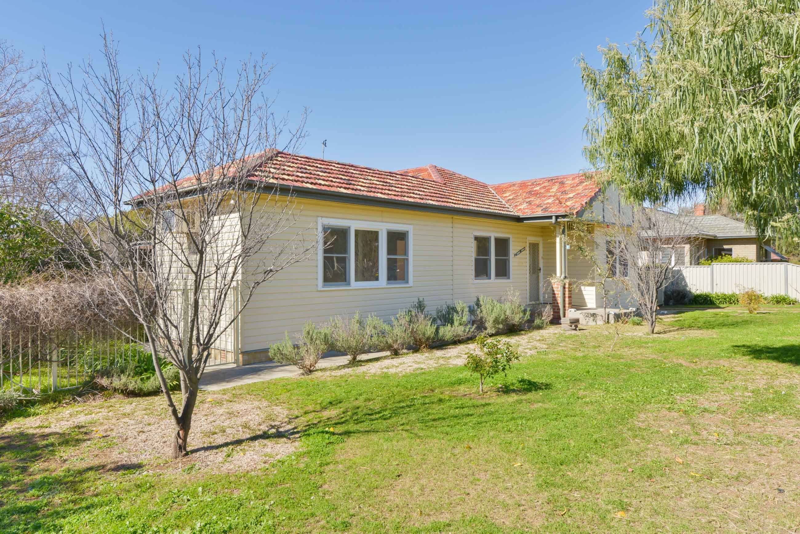 33 Edward Street, Tamworth NSW 2340, Tamworth - Image 1
