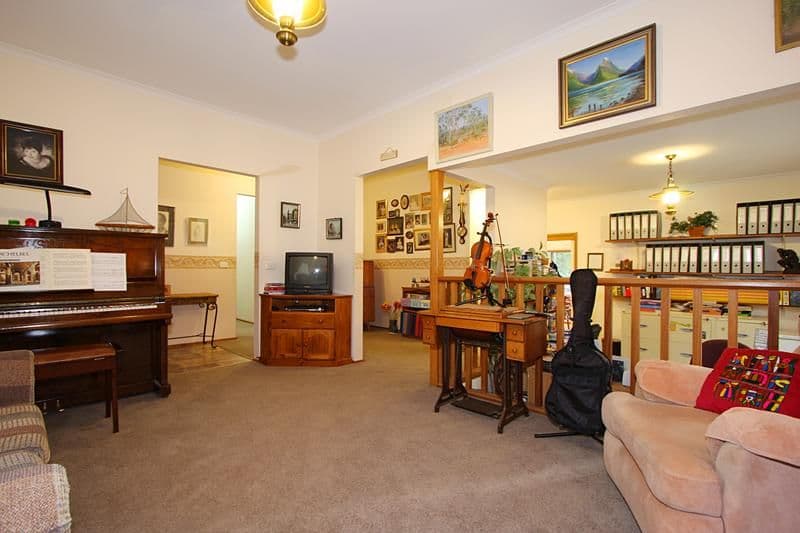 8 Schneider Street, FERNTREE GULLY VIC 3156, Ferntree Gully - Image 1
