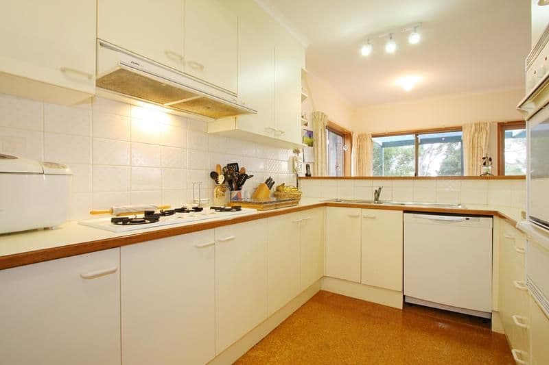 8 Schneider Street, FERNTREE GULLY VIC 3156, Ferntree Gully - Thumbnail 4