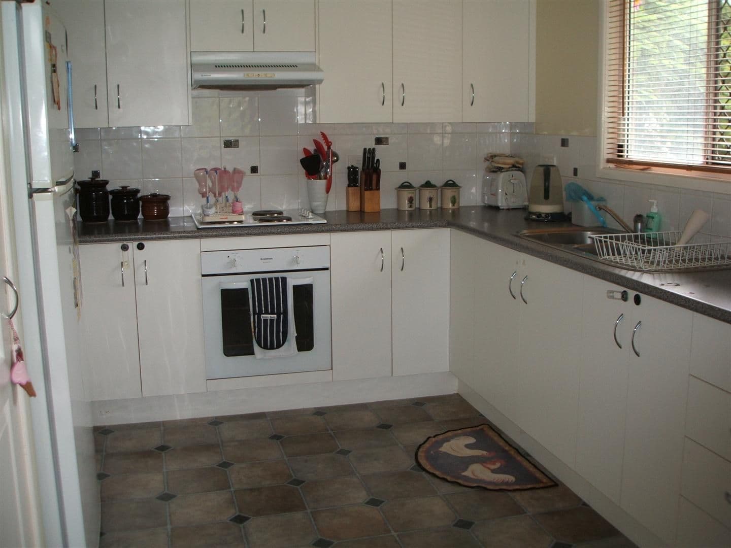 16  Arlott Street, GRACEMERE QLD 4702, Gracemere - Thumbnail 2