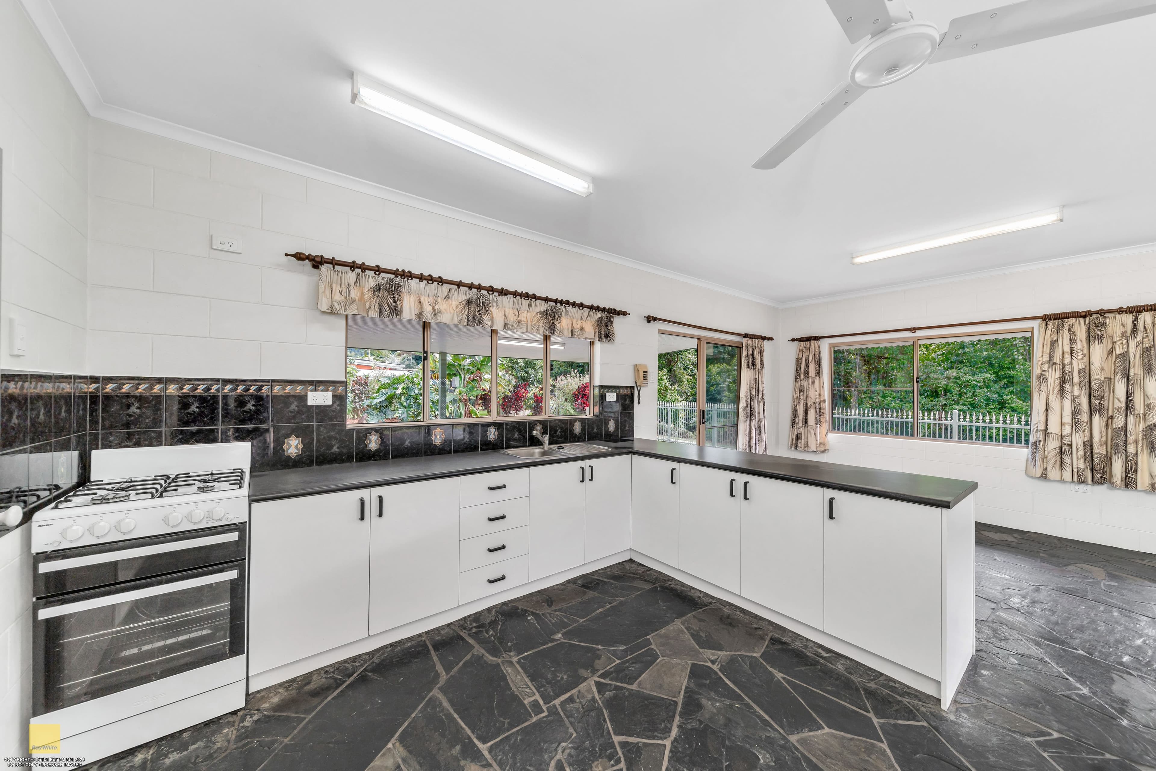 13 Lorraine Close, Bentley Park QLD 4869, Bentley Park - Thumbnail 5