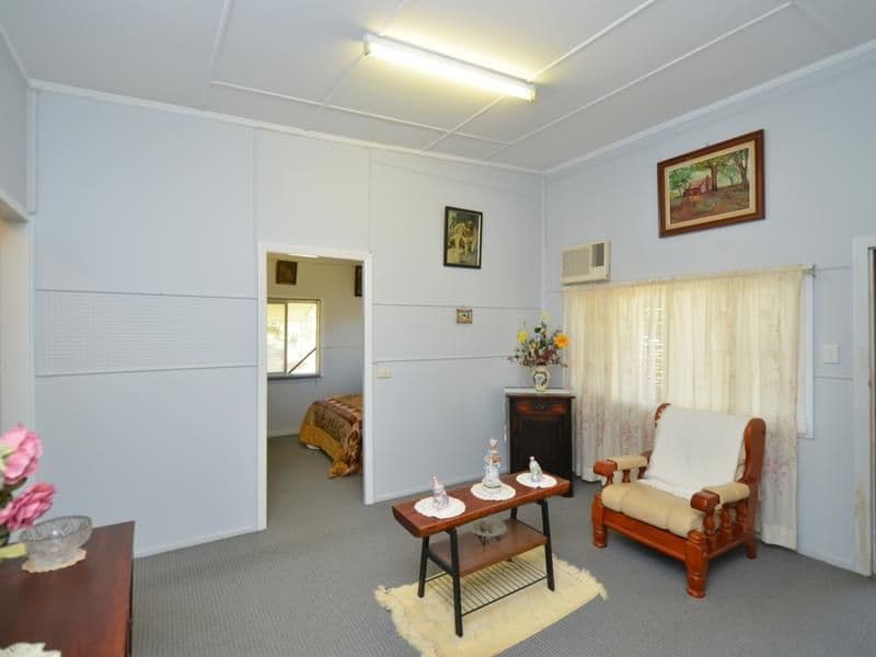 24 Keenan Street, Oonoonba QLD 4811, Oonoonba - Thumbnail 3