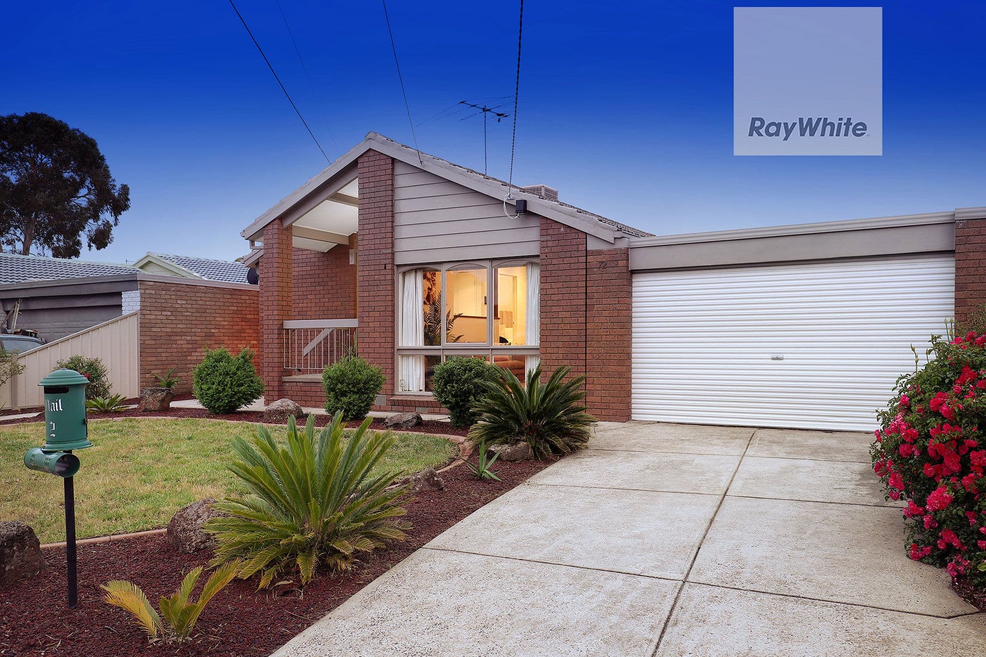 72 Lenoak Street, Gladstone Park VIC 3043, Gladstone Park - Thumbnail 2