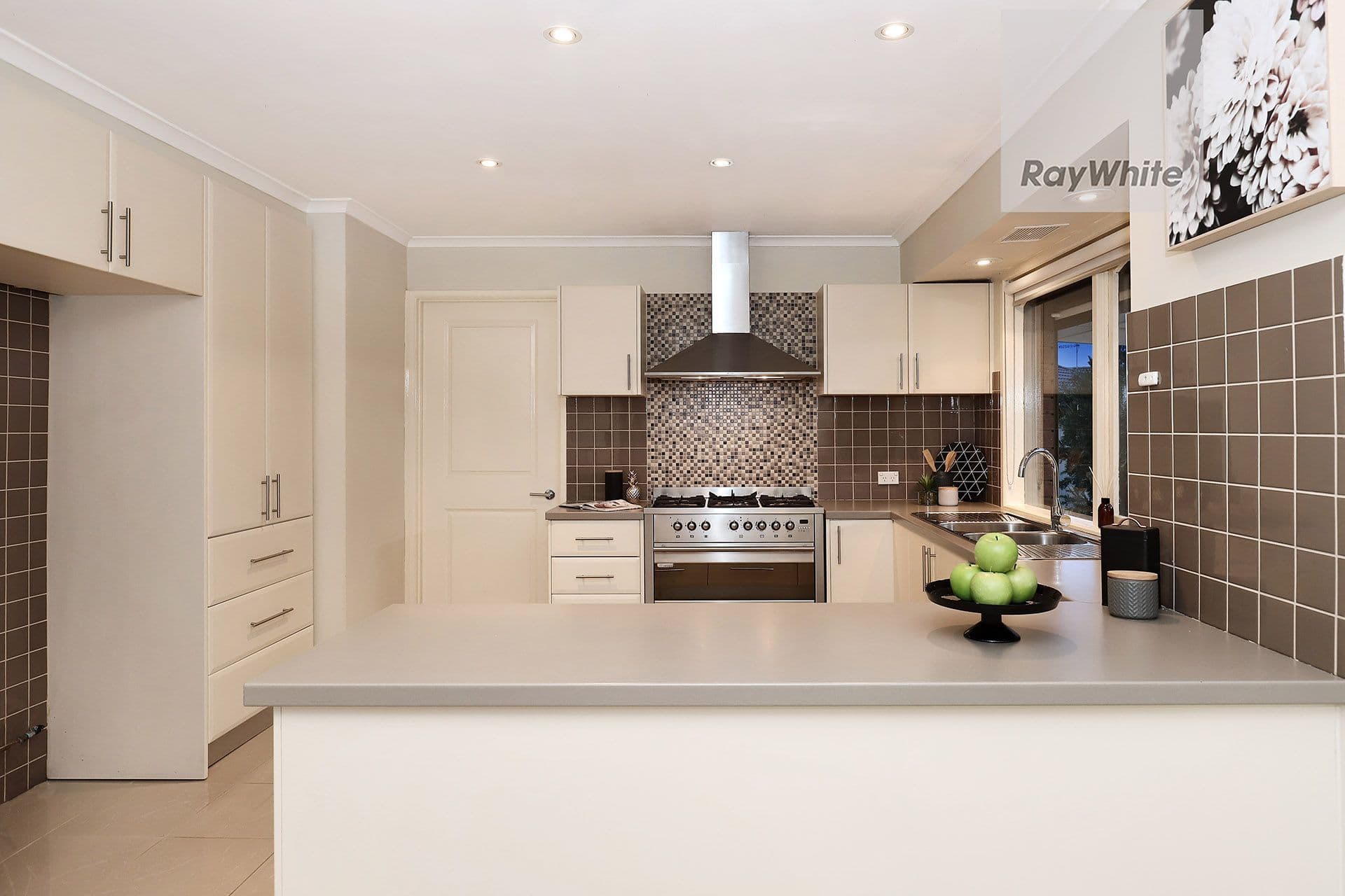 72 Lenoak Street, Gladstone Park VIC 3043, Gladstone Park - Thumbnail 7