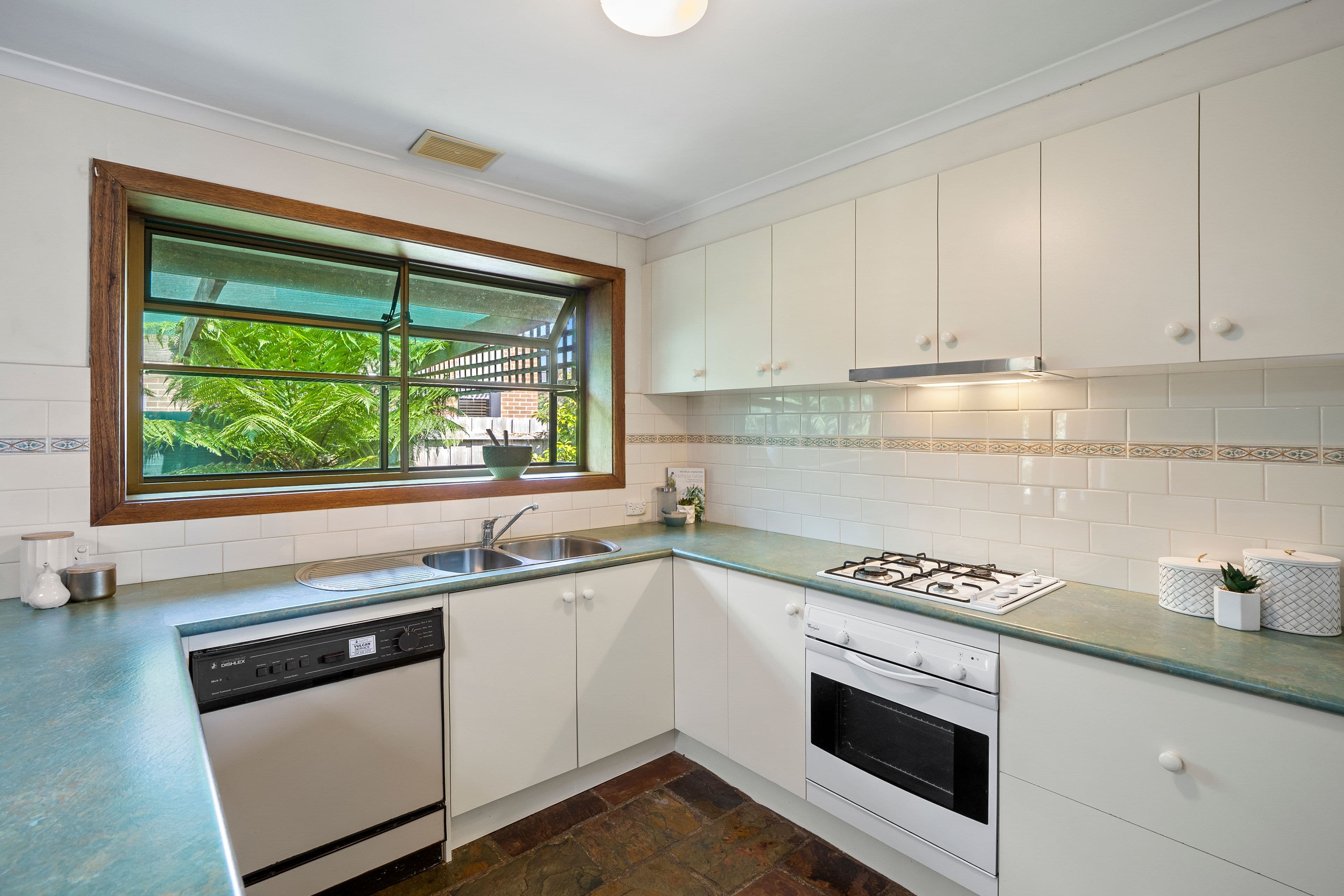 6 Danube Court, Rowville VIC 3178, Rowville - Thumbnail 5