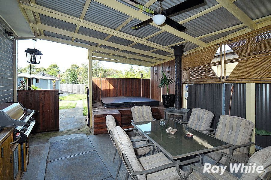 9 Lynn Drive, FERNTREE GULLY VIC 3156, Ferntree Gully - Thumbnail 3