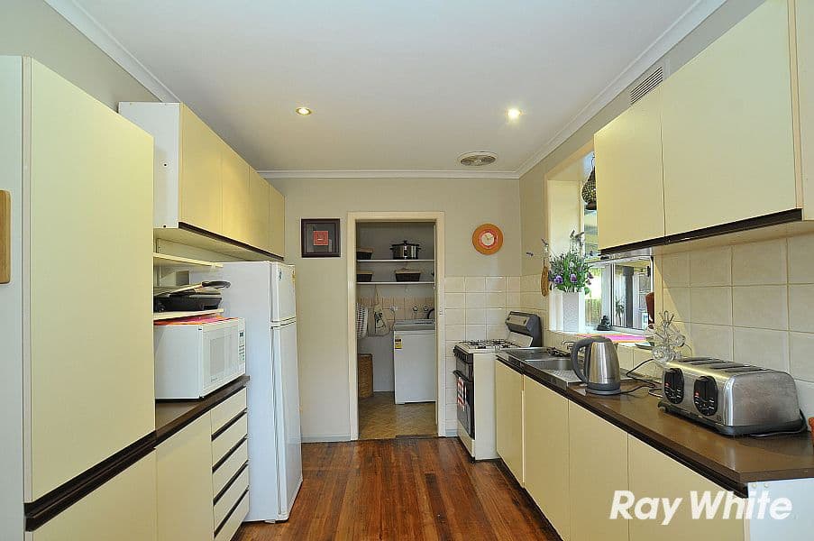 9 Lynn Drive, FERNTREE GULLY VIC 3156, Ferntree Gully - Thumbnail 4