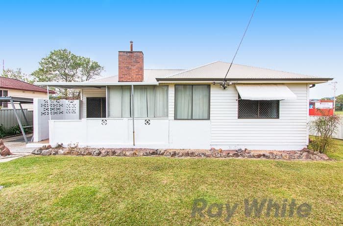 3 Fairleigh Street, Glendale - Image 1