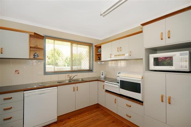 13 Cambridge Street, HARRISTOWN QLD 4350, Harristown - Thumbnail 3