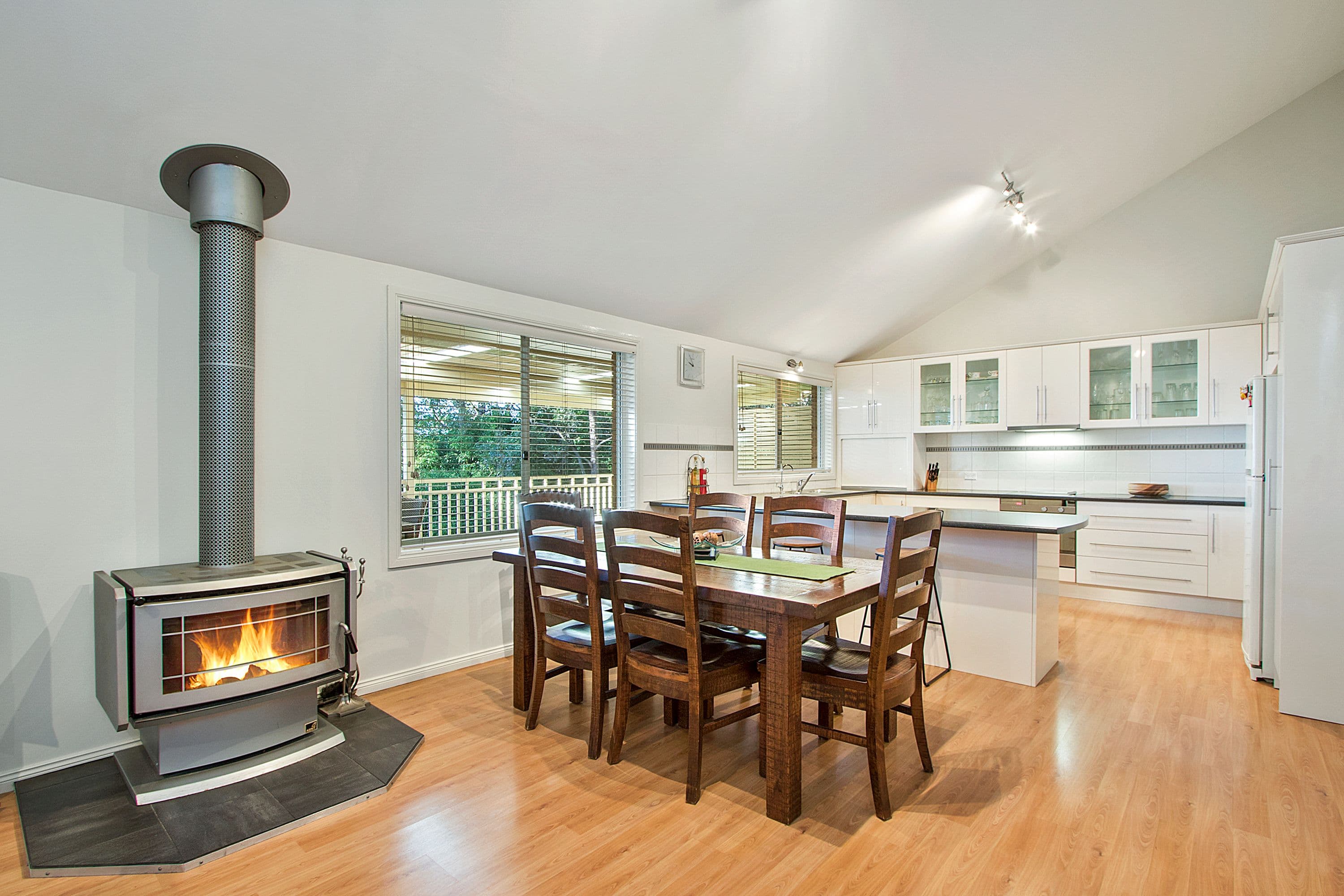 6 Currawong Crescent, Bowen Mountain - Thumbnail 3