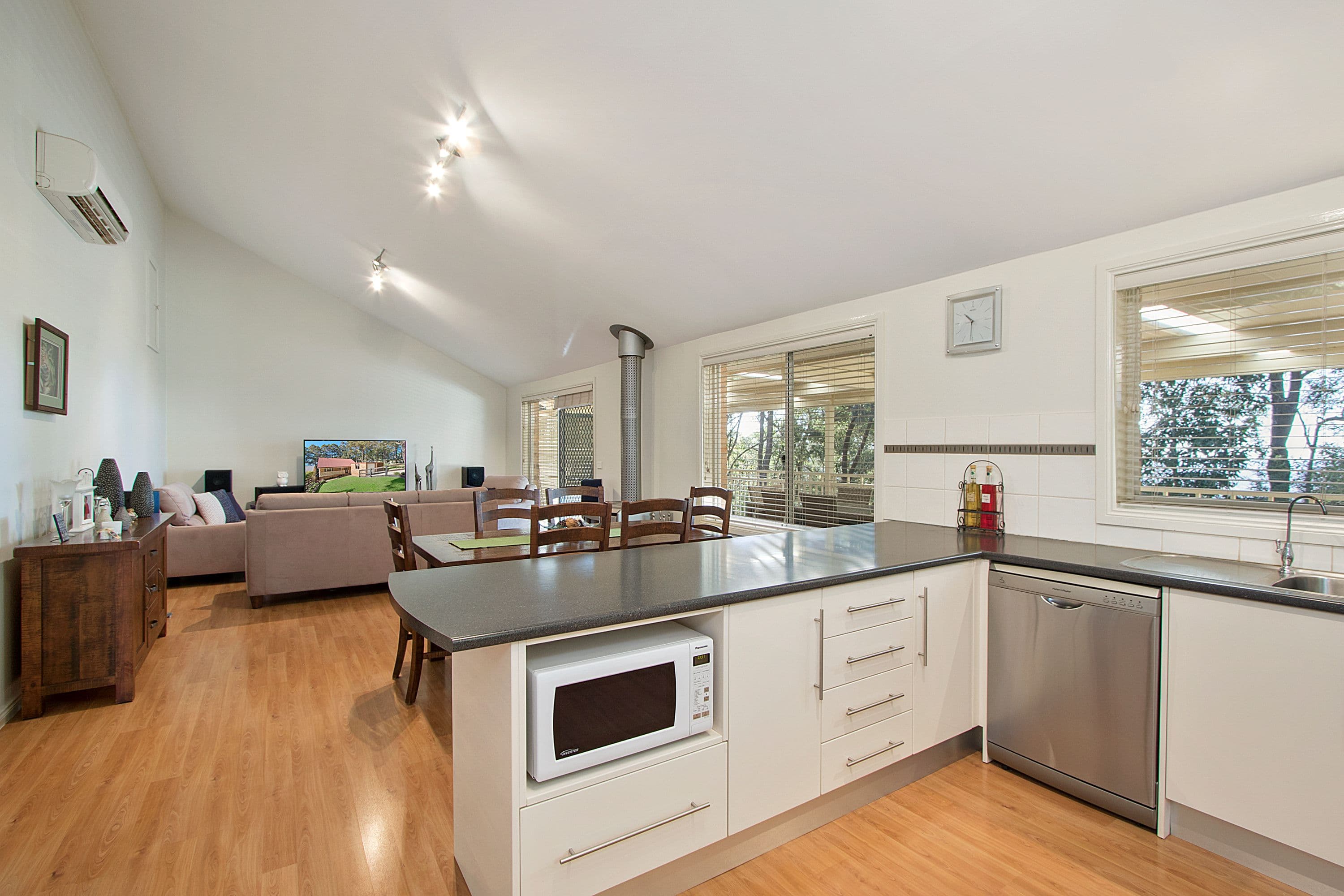 6 Currawong Crescent, Bowen Mountain - Thumbnail 4