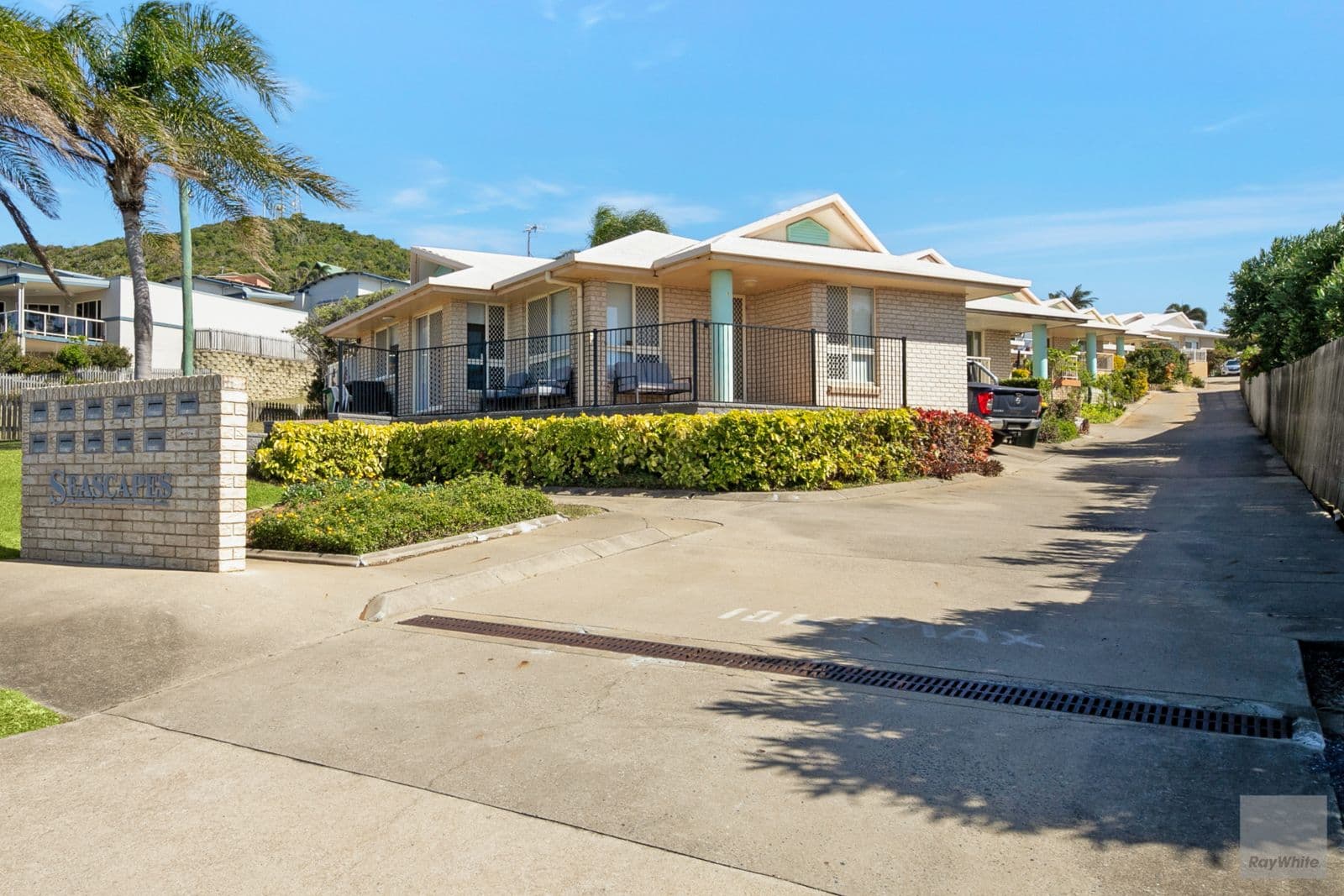 24 Kerr Street, Yeppoon QLD 4703, Yeppoon - Thumbnail 2