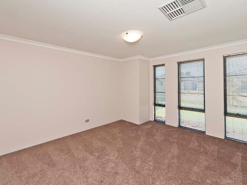 12 Holywell Street, PIARA WATERS WA 6112, Piara Waters - Thumbnail 3