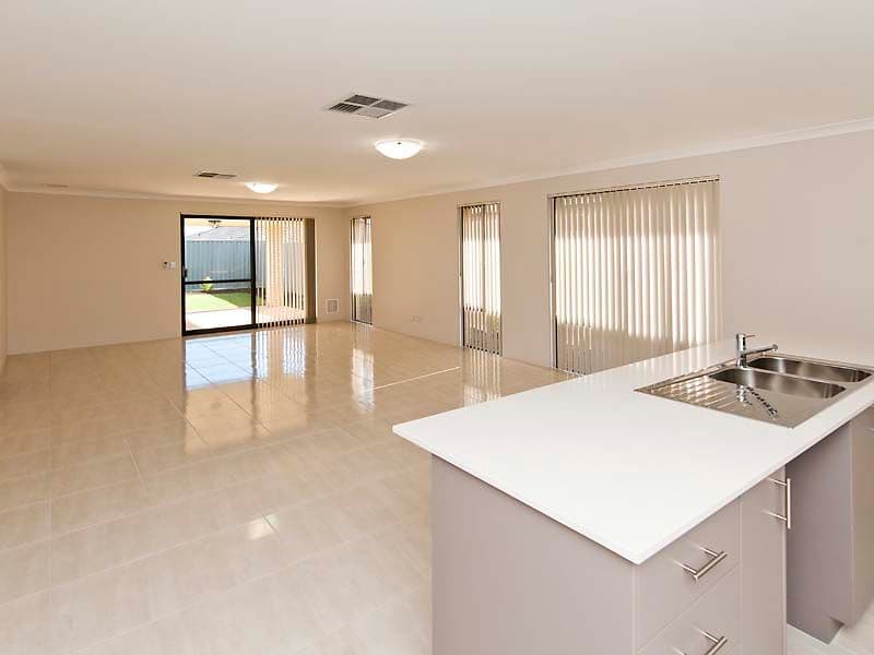 12 Holywell Street, PIARA WATERS WA 6112, Piara Waters - Thumbnail 6