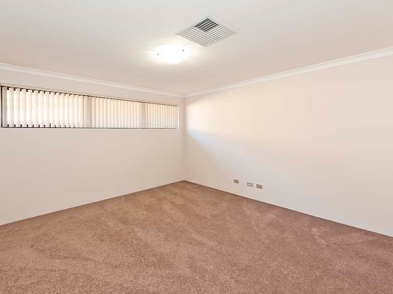 12 Holywell Street, PIARA WATERS WA 6112, Piara Waters - Thumbnail 7