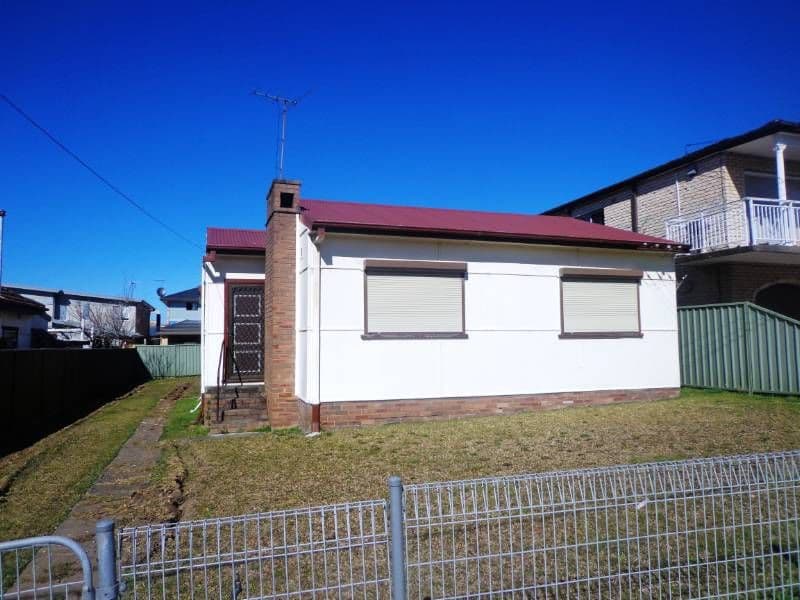 4 Evans Street, FAIRFIELD HEIGHTS NSW 2165, Fairfield Heights - Image 1
