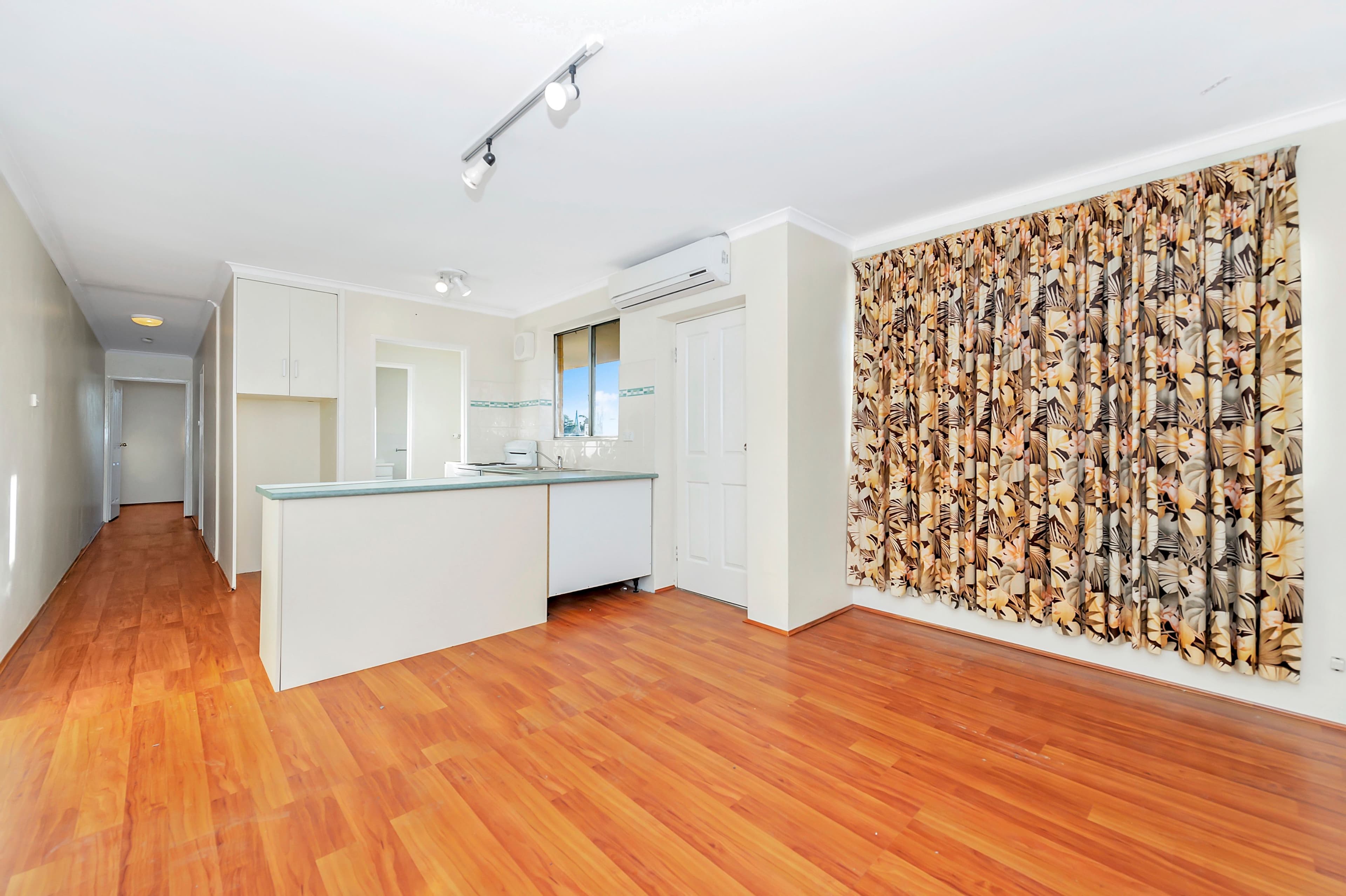 48-50 Trinculo Place, Queanbeyan NSW 2620, Queanbeyan East - Thumbnail 2