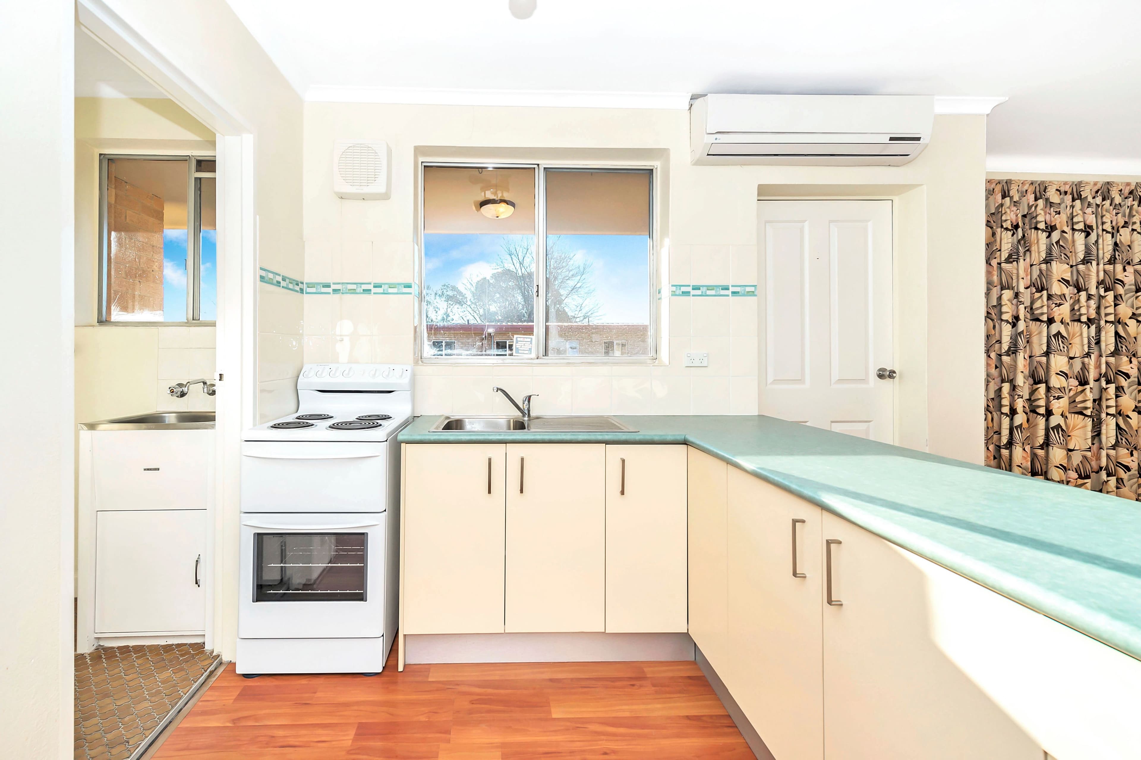 48-50 Trinculo Place, Queanbeyan NSW 2620, Queanbeyan East - Thumbnail 4