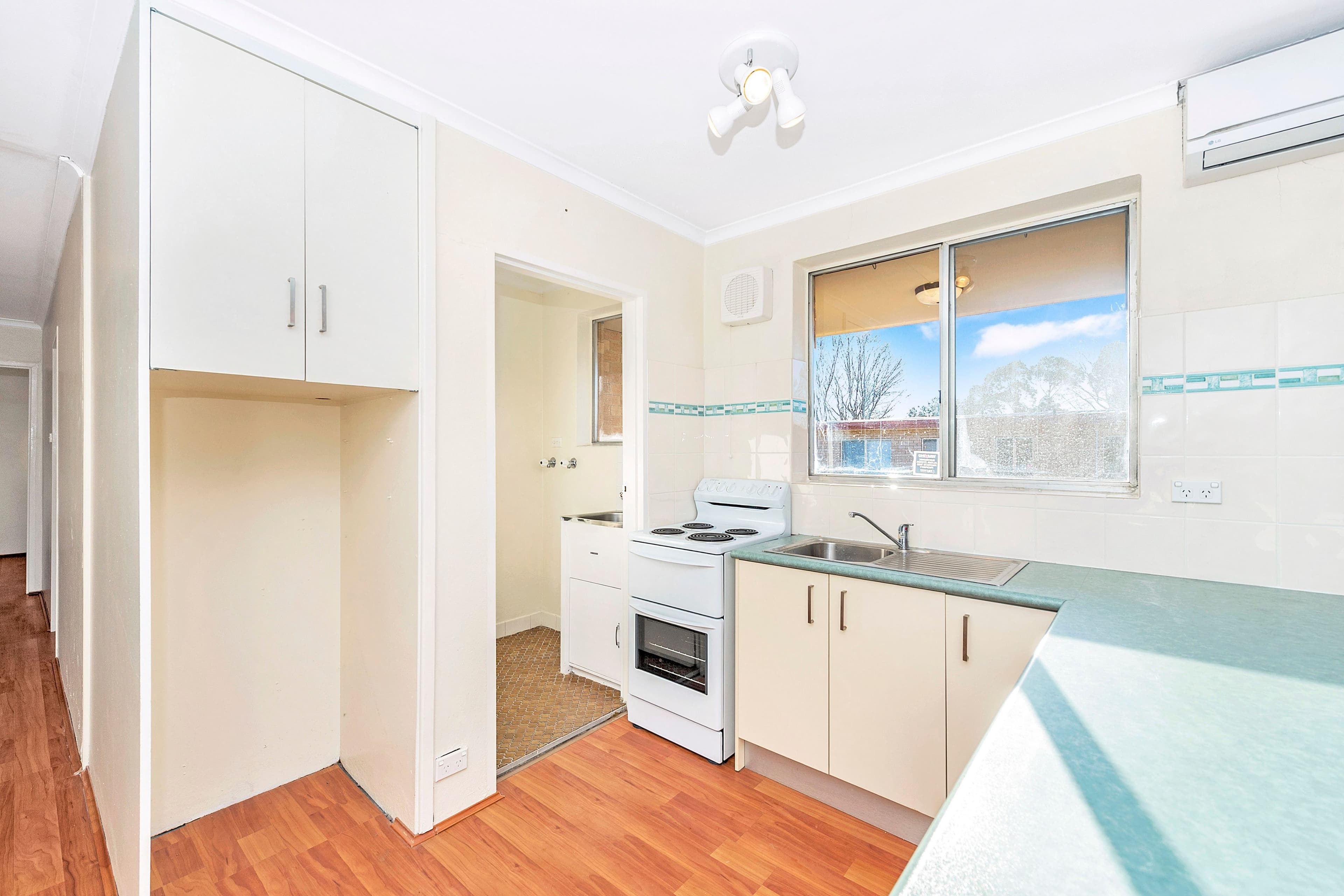48-50 Trinculo Place, Queanbeyan NSW 2620, Queanbeyan East - Thumbnail 5