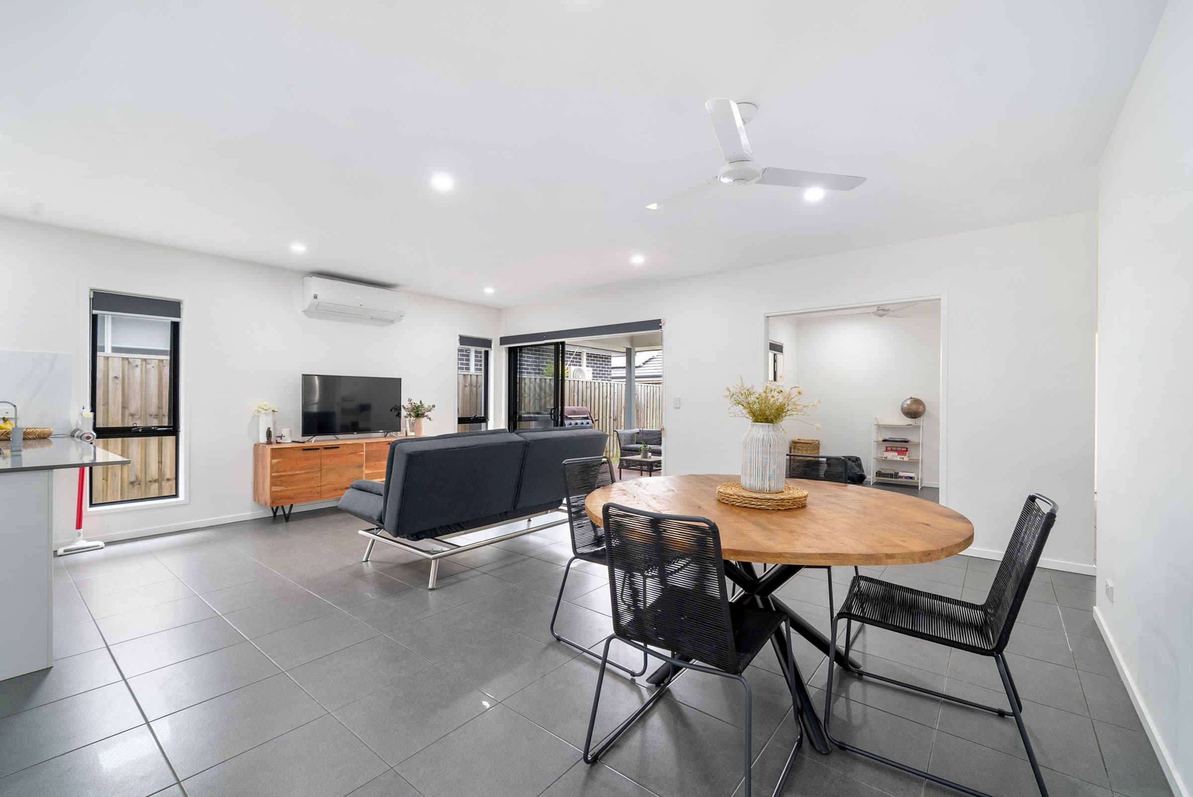 33 Buccaneer Street, Newport QLD 4020, Newport - Thumbnail 4