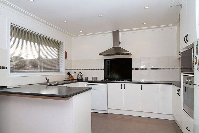 1 Riversdale Street, CRAIGIEBURN VIC 3064, Craigieburn - Thumbnail 4