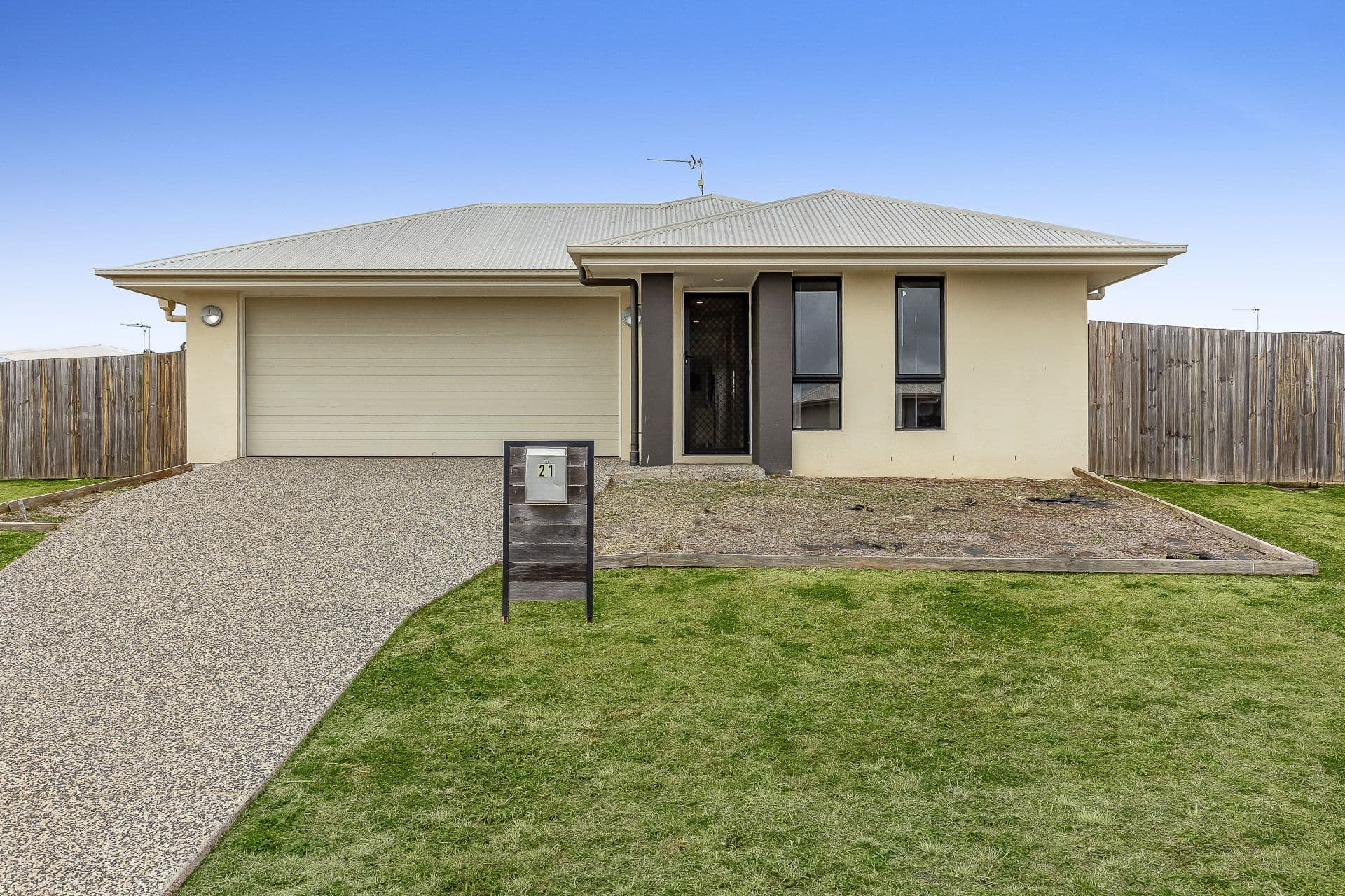 21 Myrtleford Crescent, CAMBOOYA QLD 4358, Cambooya - Image 1