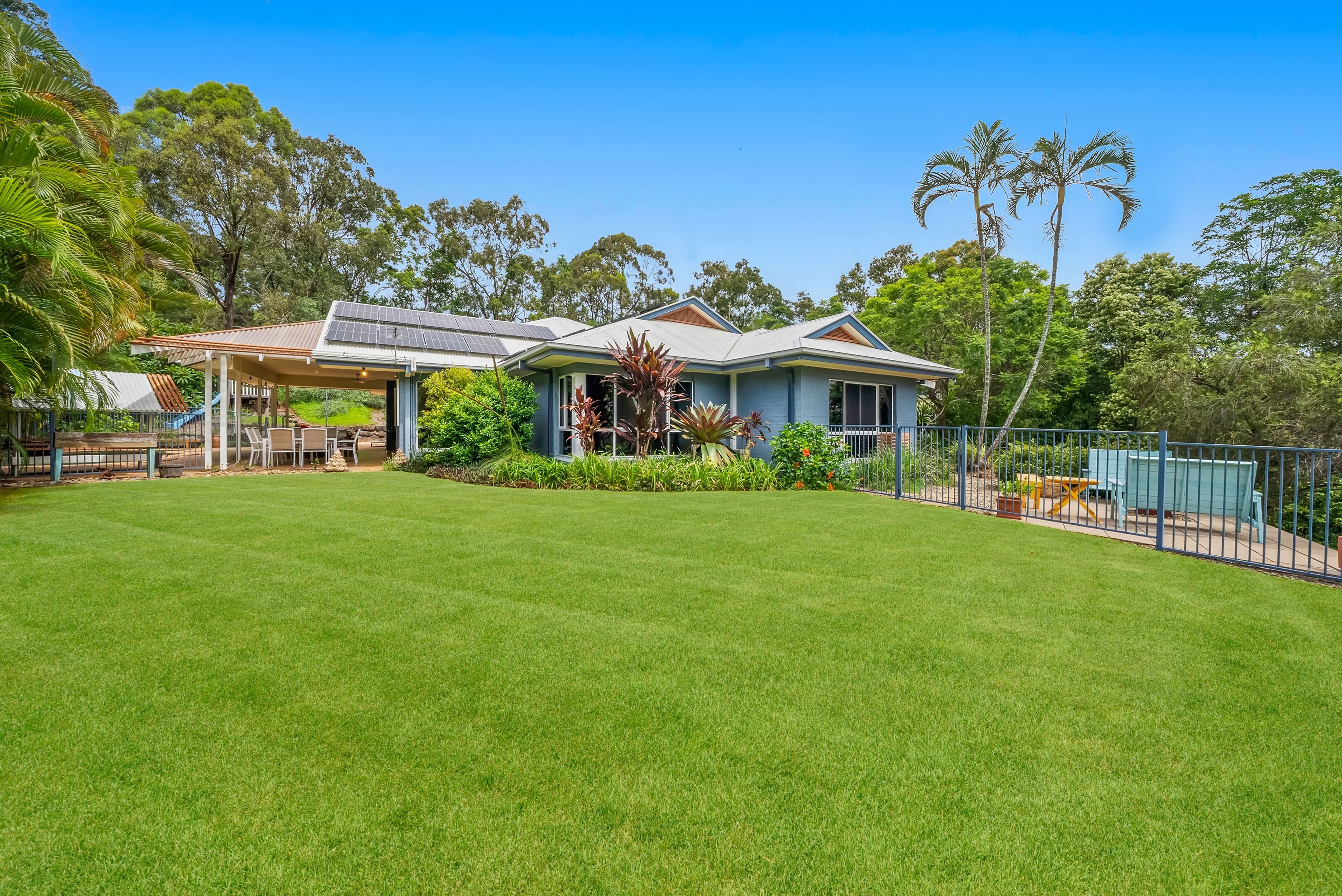 8 Forest Drive, Elanora QLD 4221, Elanora - Thumbnail 3