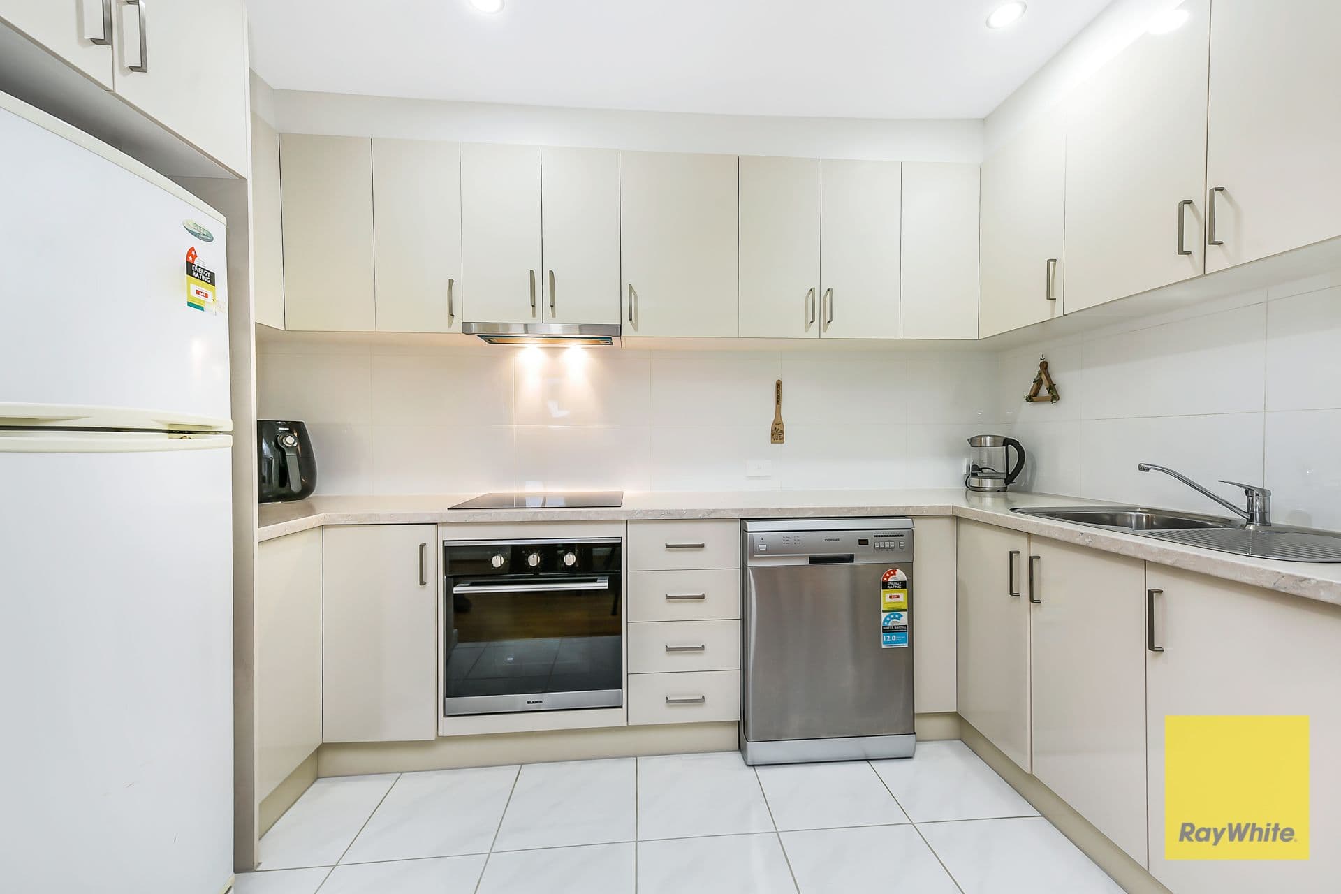 52 Charles Avenue, Hallam VIC 3803, Hallam - Thumbnail 5