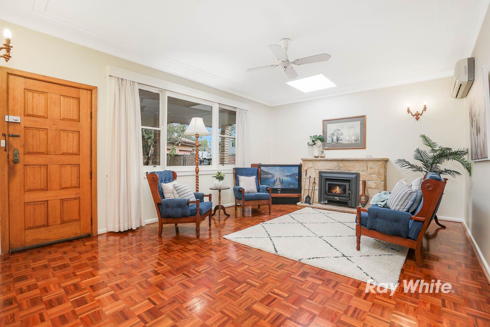 29 Wiseman Road, Castle Hill - Thumbnail 2