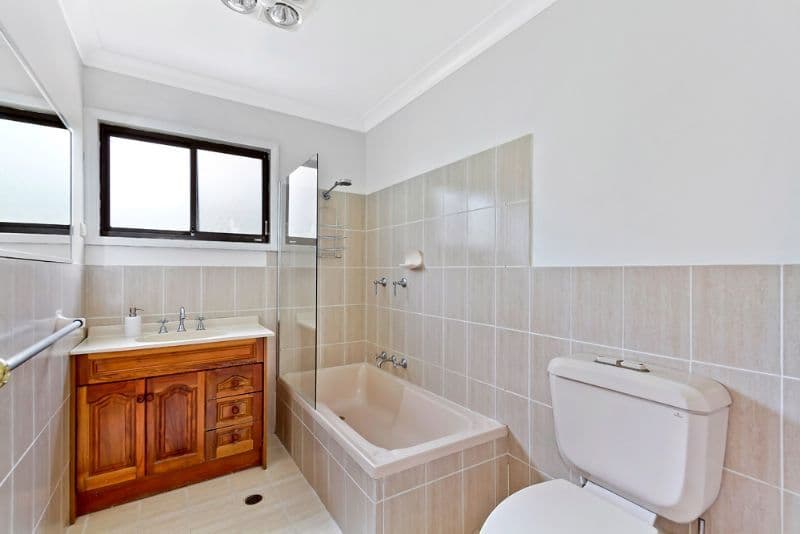8 Gladys Avenue, BERKELEY VALE NSW 2261, Berkeley Vale - Thumbnail 5