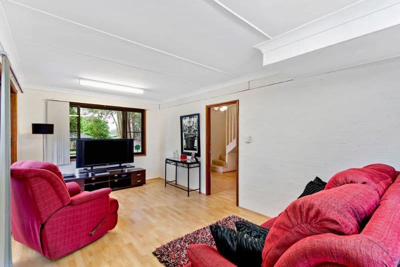 8 Gladys Avenue, BERKELEY VALE NSW 2261, Berkeley Vale - Thumbnail 6