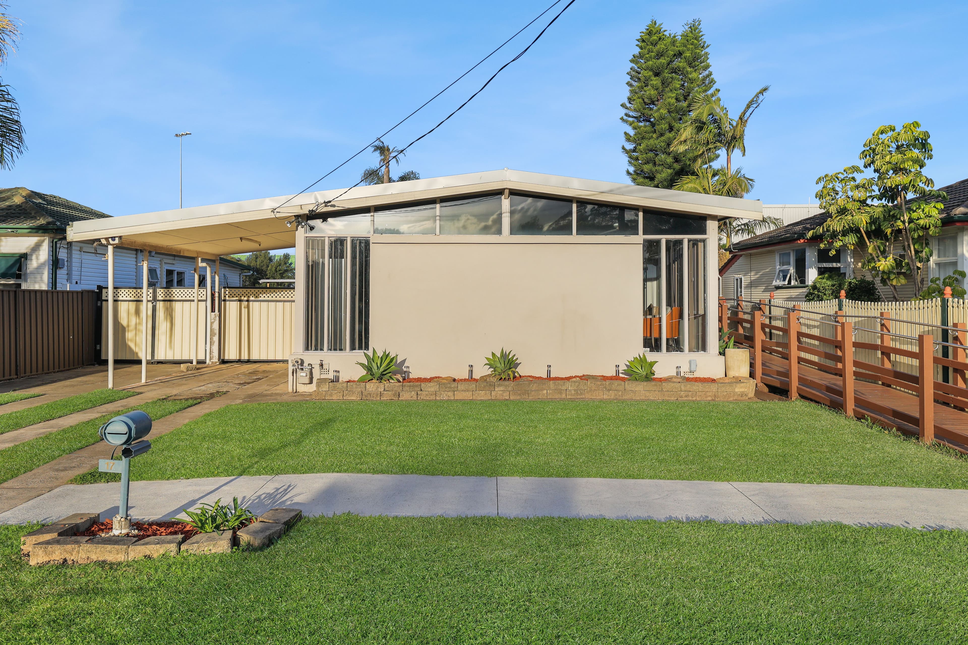 17 Weir Crescent, Lurnea NSW 2170, Lurnea - Thumbnail 2