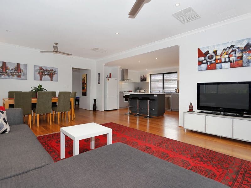 1 Greco Lane, CAVERSHAM WA 6055, Caversham - Thumbnail 3