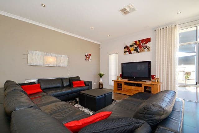 8 San Remo Boulevard, Stirling WA 6021, Stirling - Thumbnail 6