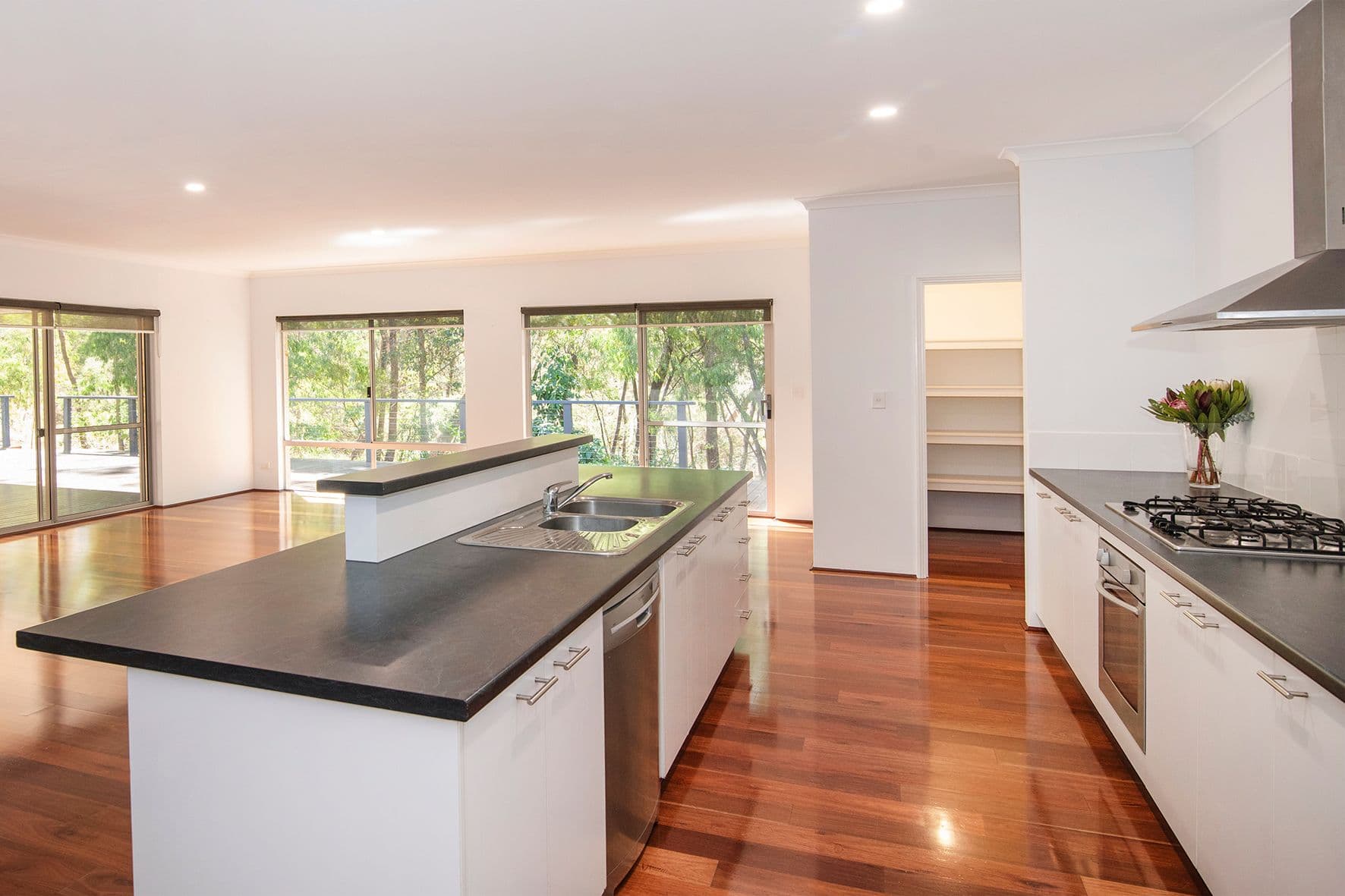 8 Honeysuckle Glen, Cowaramup WA 6284, Cowaramup - Thumbnail 4