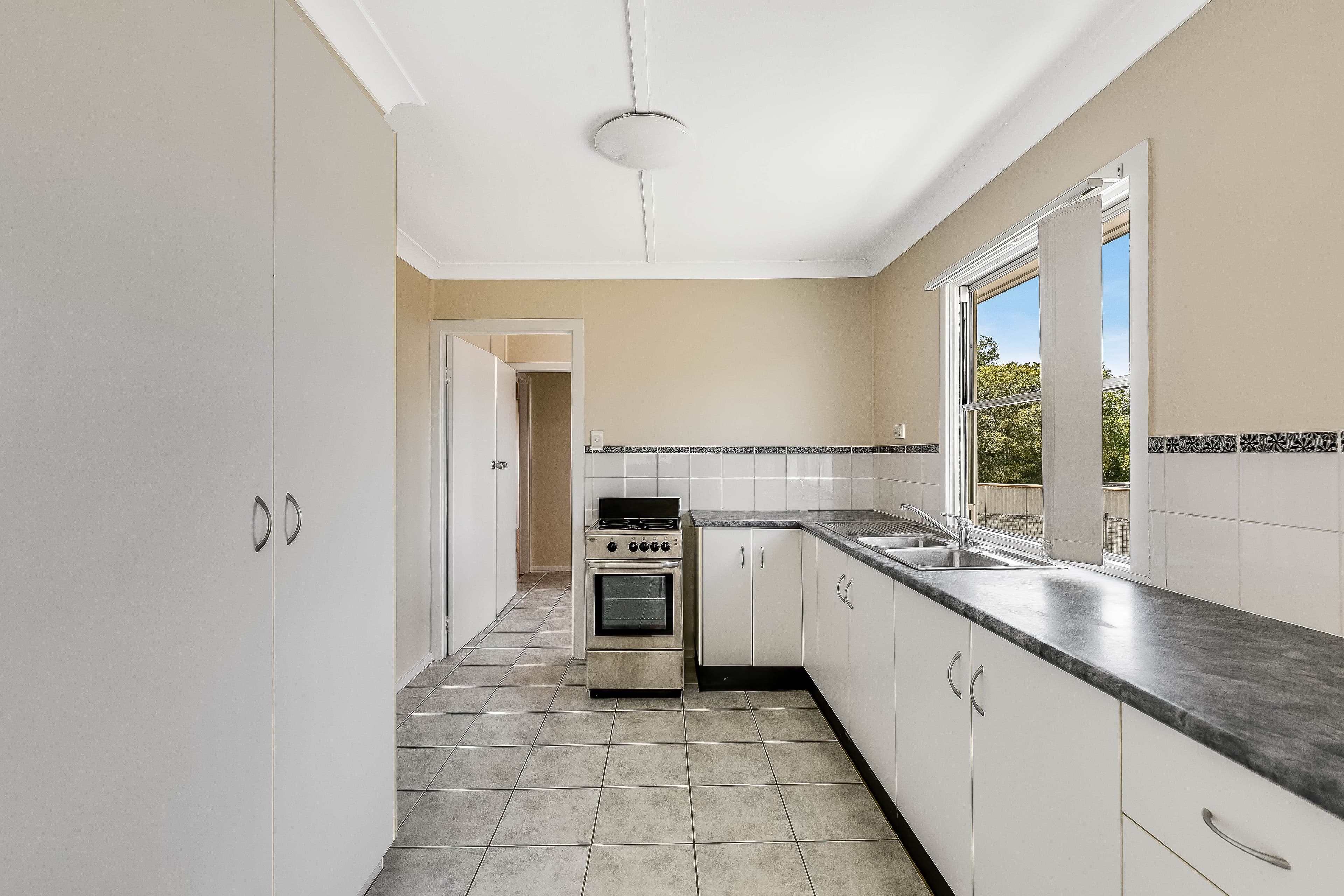 12 McGregor Street, Wilsonton QLD 4350, Wilsonton - Thumbnail 5